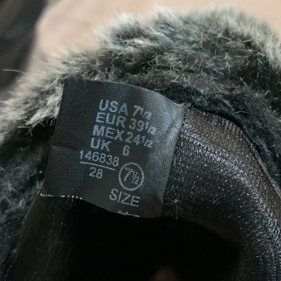 Boots - Picture 8 of 10